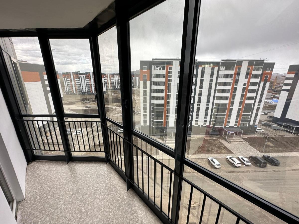 1 Комнатная Драмтеатр 1Bedroom Apartment Öskemen Bagian luar foto