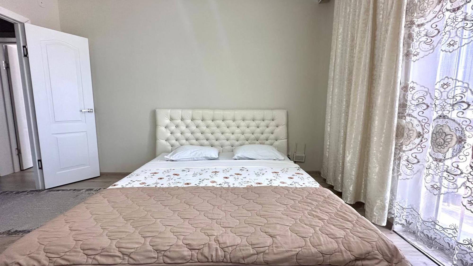 1 Комнатная Драмтеатр 1Bedroom Apartment Öskemen Bagian luar foto